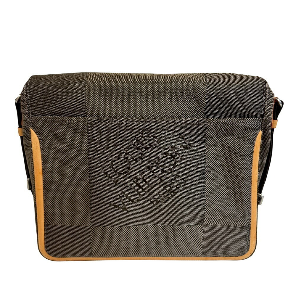 LOUIS VUITTON Messager Damier Geant Shoulder Bag Crossbody Khaki Green